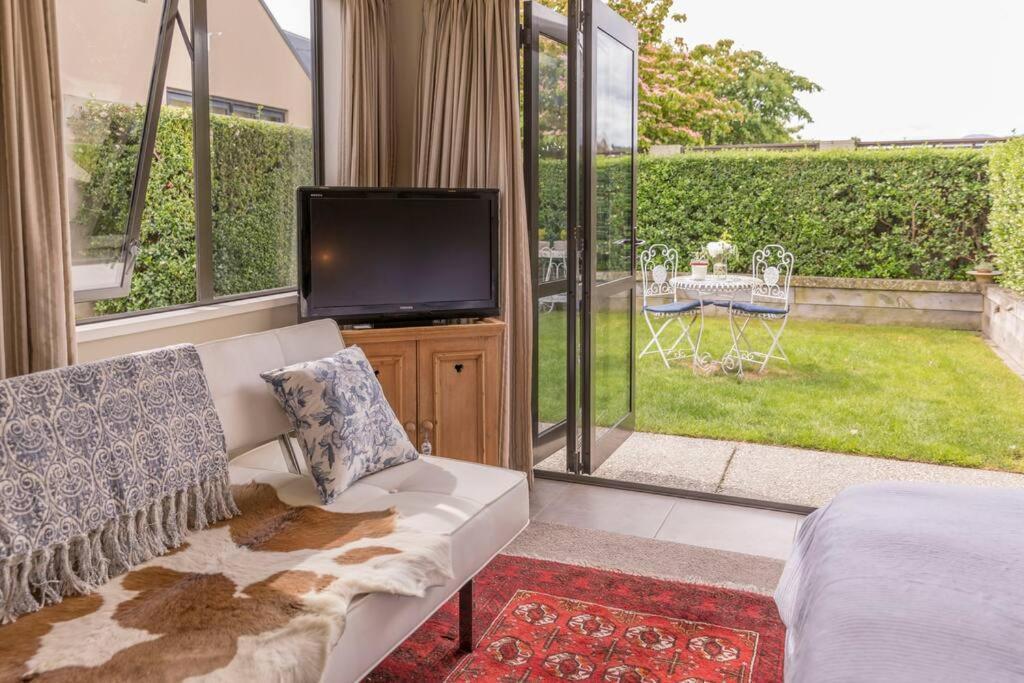 Private, Tasteful Studio- Min Two-Night Stay Wanaka Exterior foto