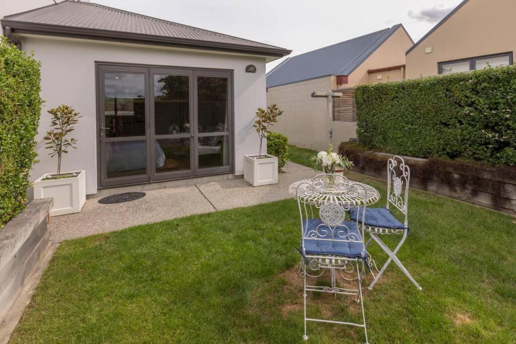 Private, Tasteful Studio- Min Two-Night Stay Wanaka Exterior foto